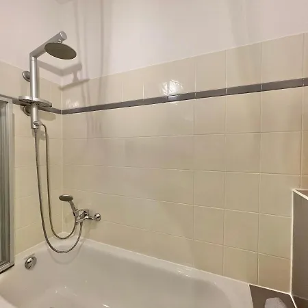 Premium Cityapartment *Tiefgarage,Netflix,Zentrum* Cottbus Buitenkant foto